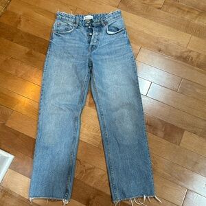 Zara Light Wash High-Waist Raw Hem Jeans Size 4